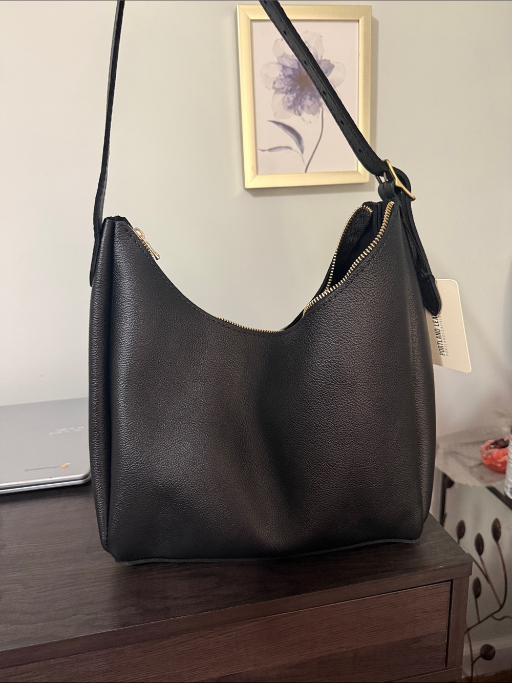 Black Portland Leather MEDIUM ASPEN Shoulder Bag with Gold Hardware- premium - Picture 4 of 6